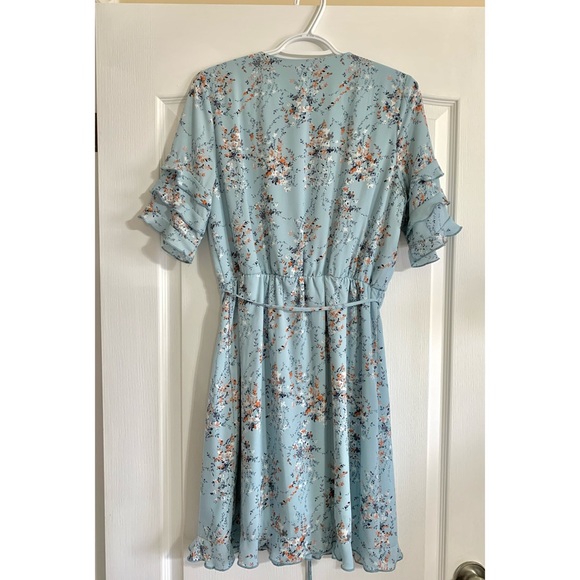 Floral (Faux) Wrap Dress with Ruffles - Picture 3 of 3